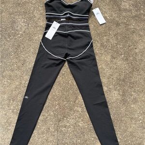 ALO Yoga Black Leggings with White Contrast Piping